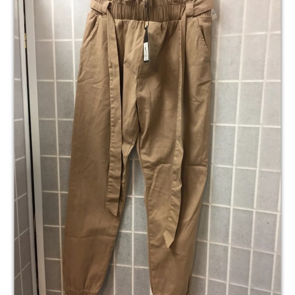 Street Wear, Women, pant, carrots style, tan tone, new with tags, size M.: